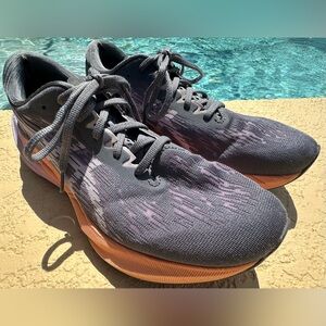 Asics Novablast 3 1012B288 Gray Purple Peach Running Shoes Size 10.5 Clean
